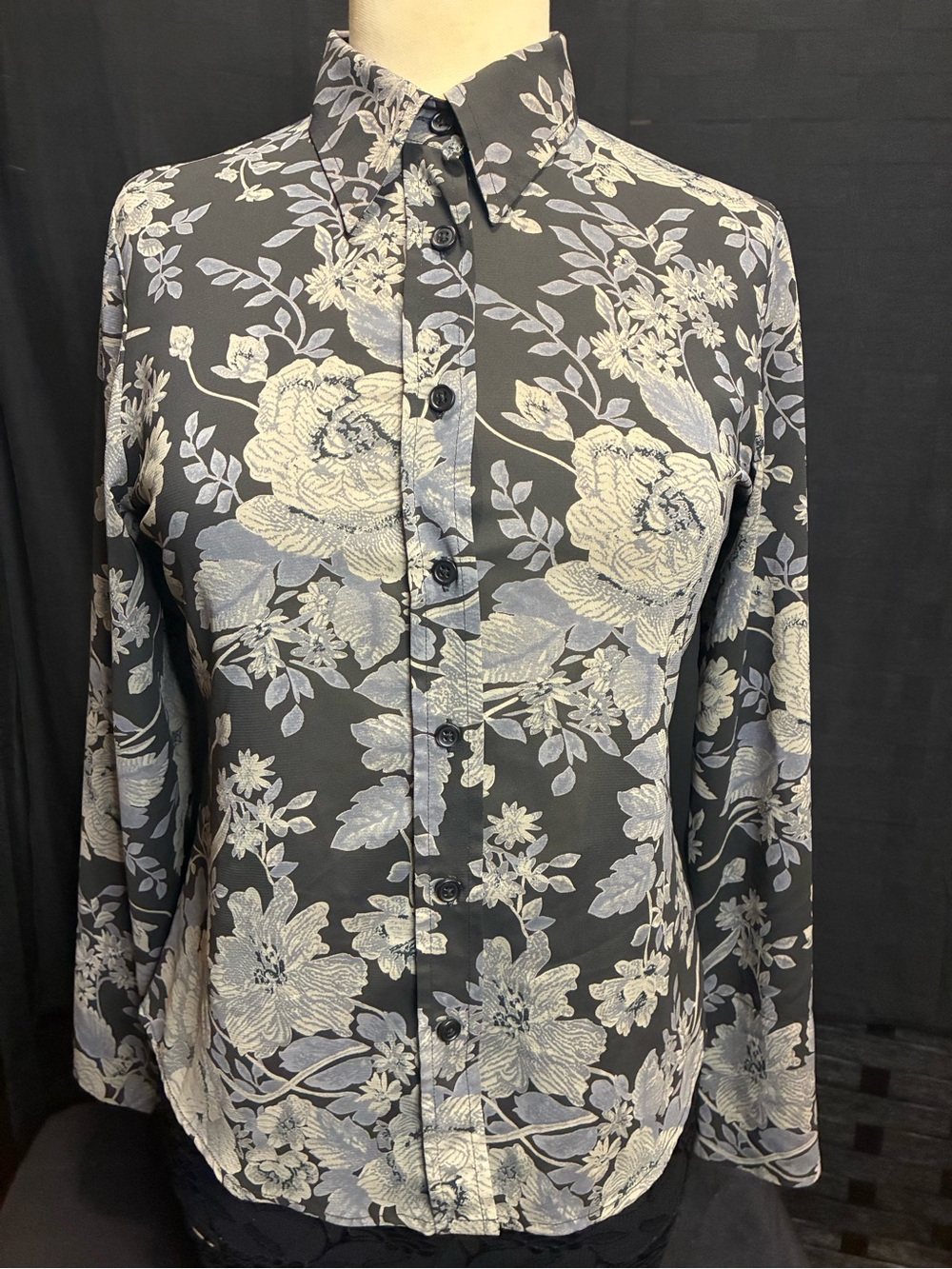 GAP Black and Gray Floral Stretch Button-Up Shirt